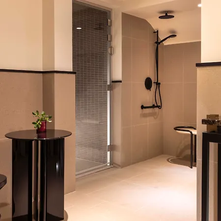 Le 37 Bis Hotel 4*